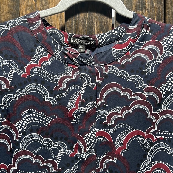 Express Clouds 1/2 Zipper 3/4 Sleeve Top - Picture 2 of 7